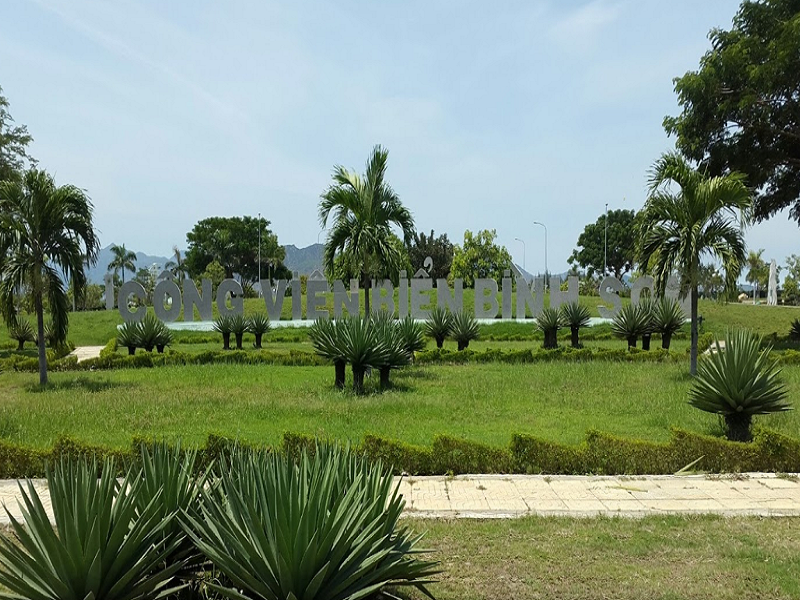 Góc nhìn công viên biển Bình Sơn